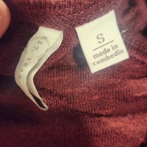 Cato Maroon Blouse with Patterned Sleeves Size S Euc - Picture 4 of 4